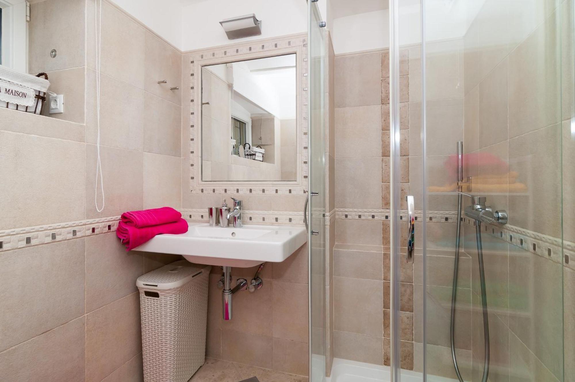 דוברובניק Apartments Carmen & Tosca מראה חיצוני תמונה
